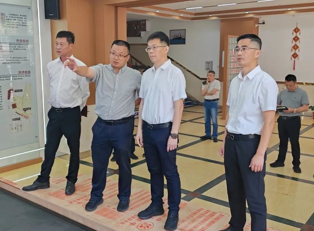 成人av
主要领导走访港航管理单位和企业